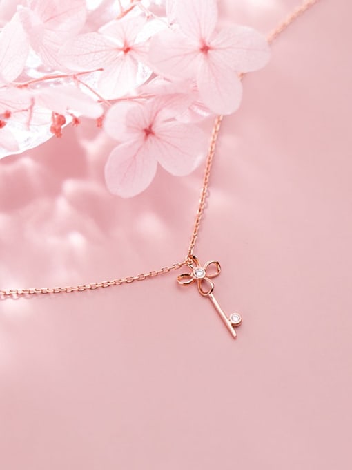 Chris 925 Sterling Silver With Rose Gold Plated Delicate Flower Necklaces