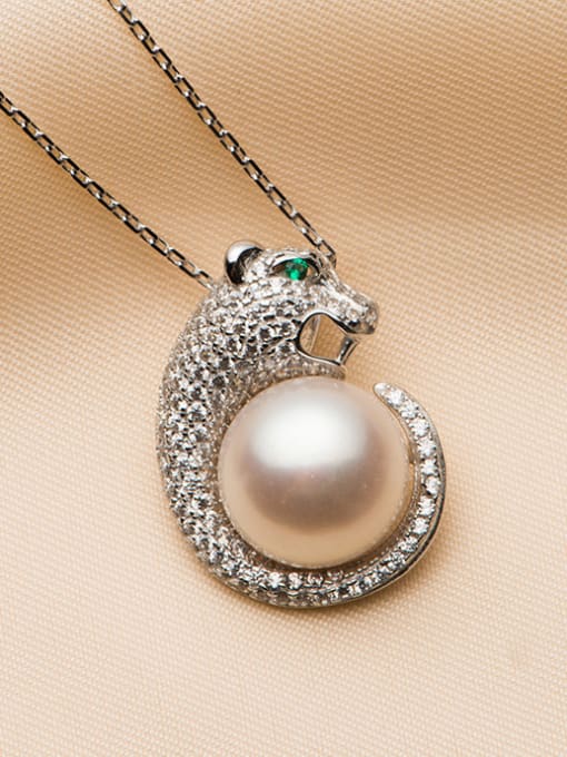 Evita Peroni Fashion Freshwater Pearl Cheetah Necklace