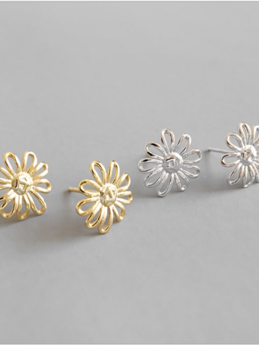 Arya Sterling Silver short hollow sunflower stud earing