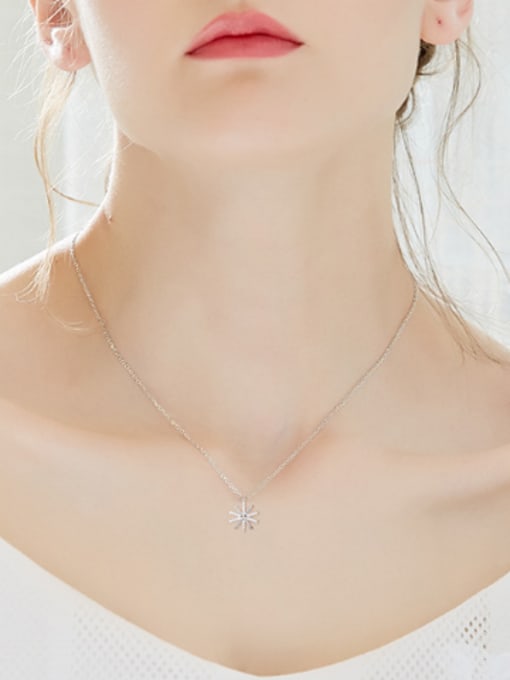 Maja Simple Cubic Zirconias-studded Snowflake 925 Silver Necklace