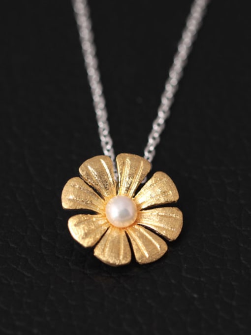 Christian Eight Petal Flower Clavicle Necklace