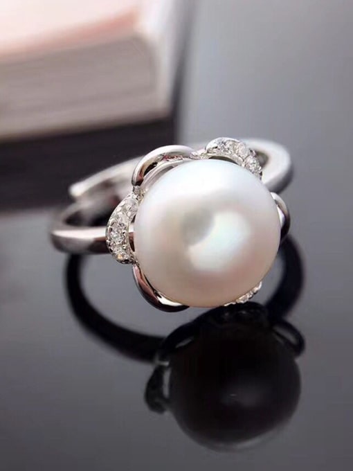 Evita Peroni Fashion Freshwater Pearl Flower Ring