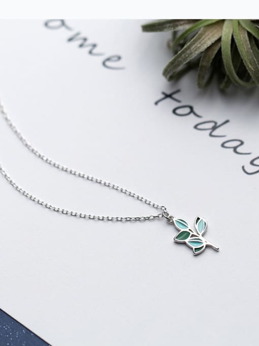 Tina Fresh Green Leaf Shaped Glue S925 Silver Necklace