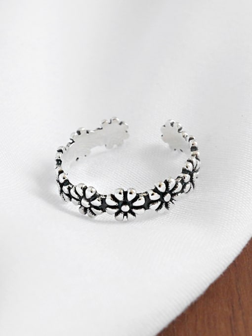 Arya 925 Sterling Silver With Antique Silver Plated Vintage Flower Rings