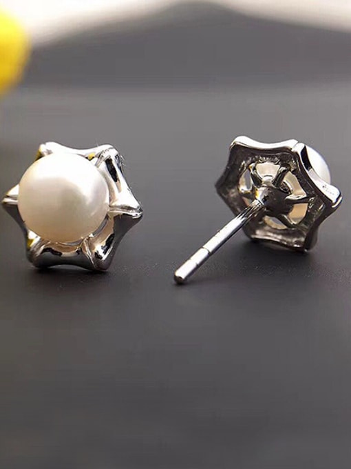 Evita Peroni Freshwater Pearl Star stud Earring