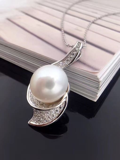 Evita Peroni Freshwater Pearl Geometric shaped Necklace