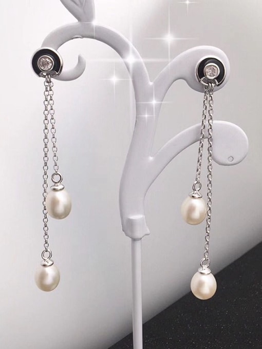 Evita Peroni Fashion Freshwater Pearls Drop threader earring