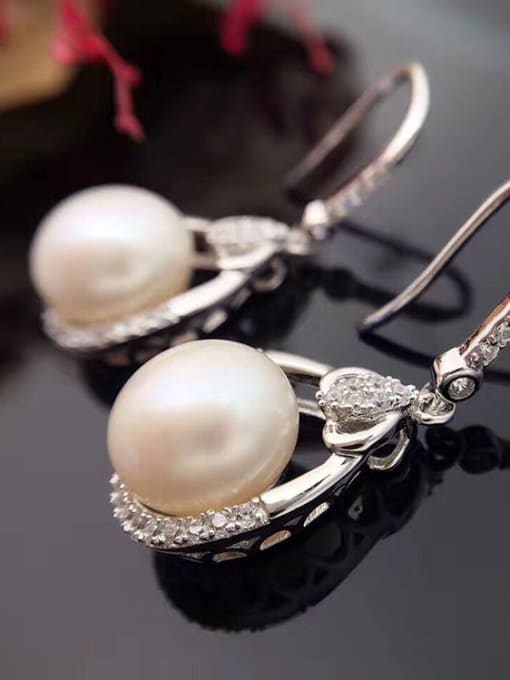 Evita Peroni 2018 Fashion Freshwater Pearl Water Drop shaped hook earring