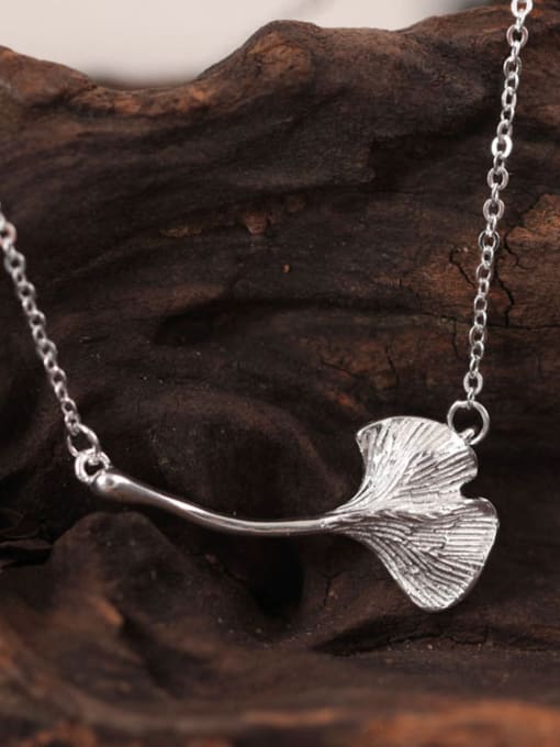 Christian Natural Ginkgo Leaves Pendant Clavicle Necklace