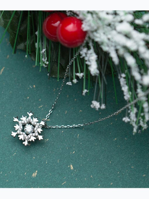 Tina Christmas jewelry:Sterling silver zricon snowflake necklace