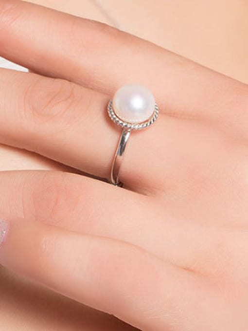 Evita Peroni Simple Freshwater Pearl Ring