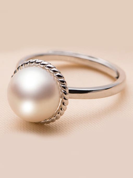 Evita Peroni Simple Freshwater Pearl Ring