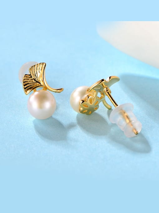 Chris 2018 S925 Silver Pearl stud Earring