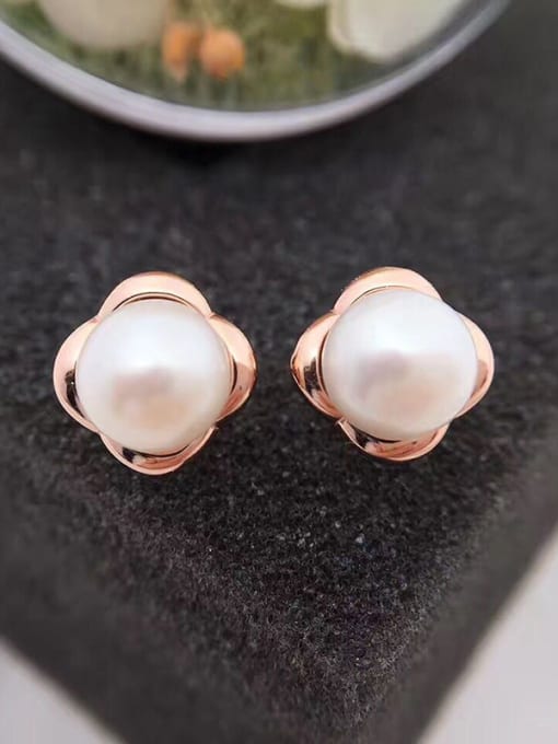 Evita Peroni 2018 Simple Freshwater Pearl Flower stud Earring