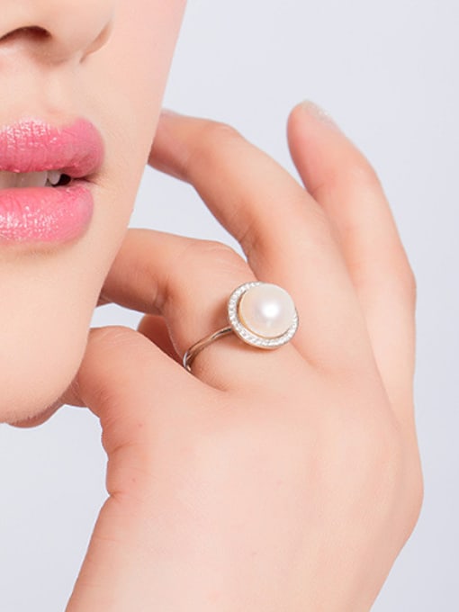 Evita Peroni Classical Round Freshwater Pearl Ring