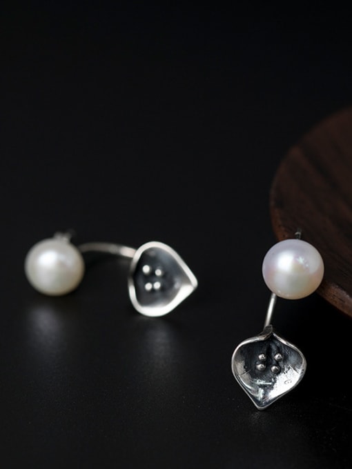 Christian Freshwater Pearls Calla Separated Stud drop earring