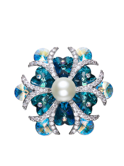 Maja Flower-shaped Crystal Pearl Brooch