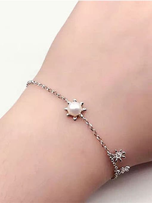 Evita Peroni Simple Freshwater Pearl Flowers Bracelet