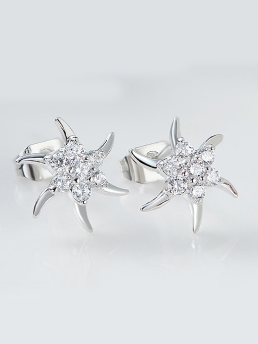 Maja Simple Star Zircon Platinum Plated Stud Earrings