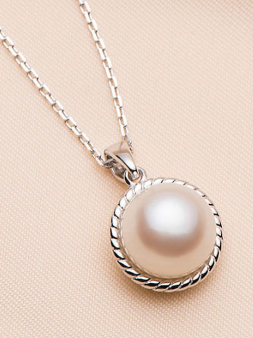 Evita Peroni 2018 Freshwater Pearl Round Necklace