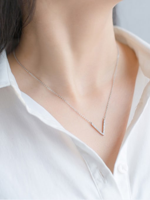 Tina S925 silver V shape zircon clavicle necklace