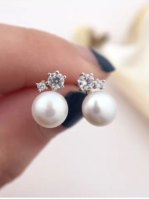 Evita Peroni 2018 2018 Simple Freshwater Pearl stud Earring