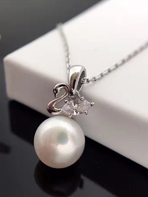 Evita Peroni 2018 Freshwater Pearl Swan Necklace