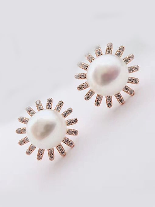 Evita Peroni Fashion Freshwater Pearl Chrysanthemum shaped stud Earring