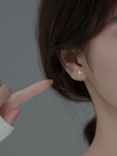 925 Sterling Silver With 18k Gold Plated Simplistic Cross Stud Earrings