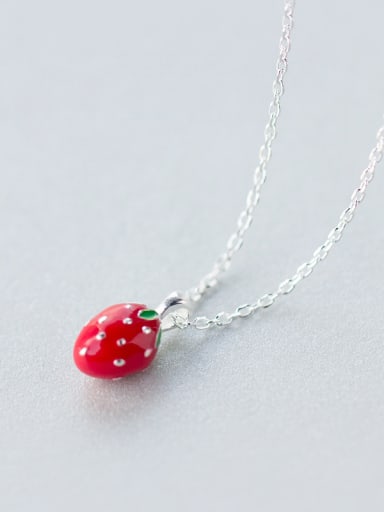 S925 silver fashion small strawberry necklace