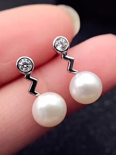 Fashion Freshwater Pearl Zigzag shaped Stud drop earring