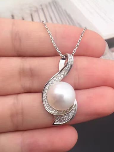 Freshwater Pearl Geometric shaped Necklace