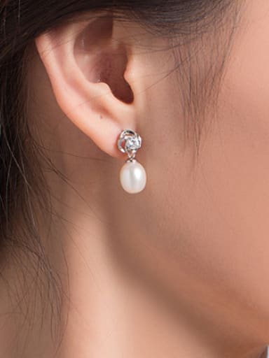 Fashion Oval Freshwater Pearl Flower Stud drop earring