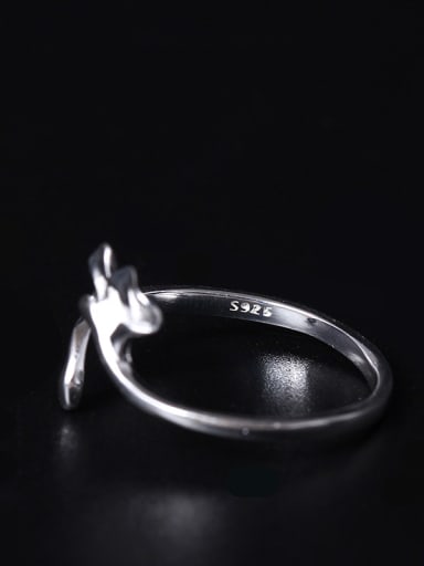 Temperament Leaves-shape Opening Statement Ring