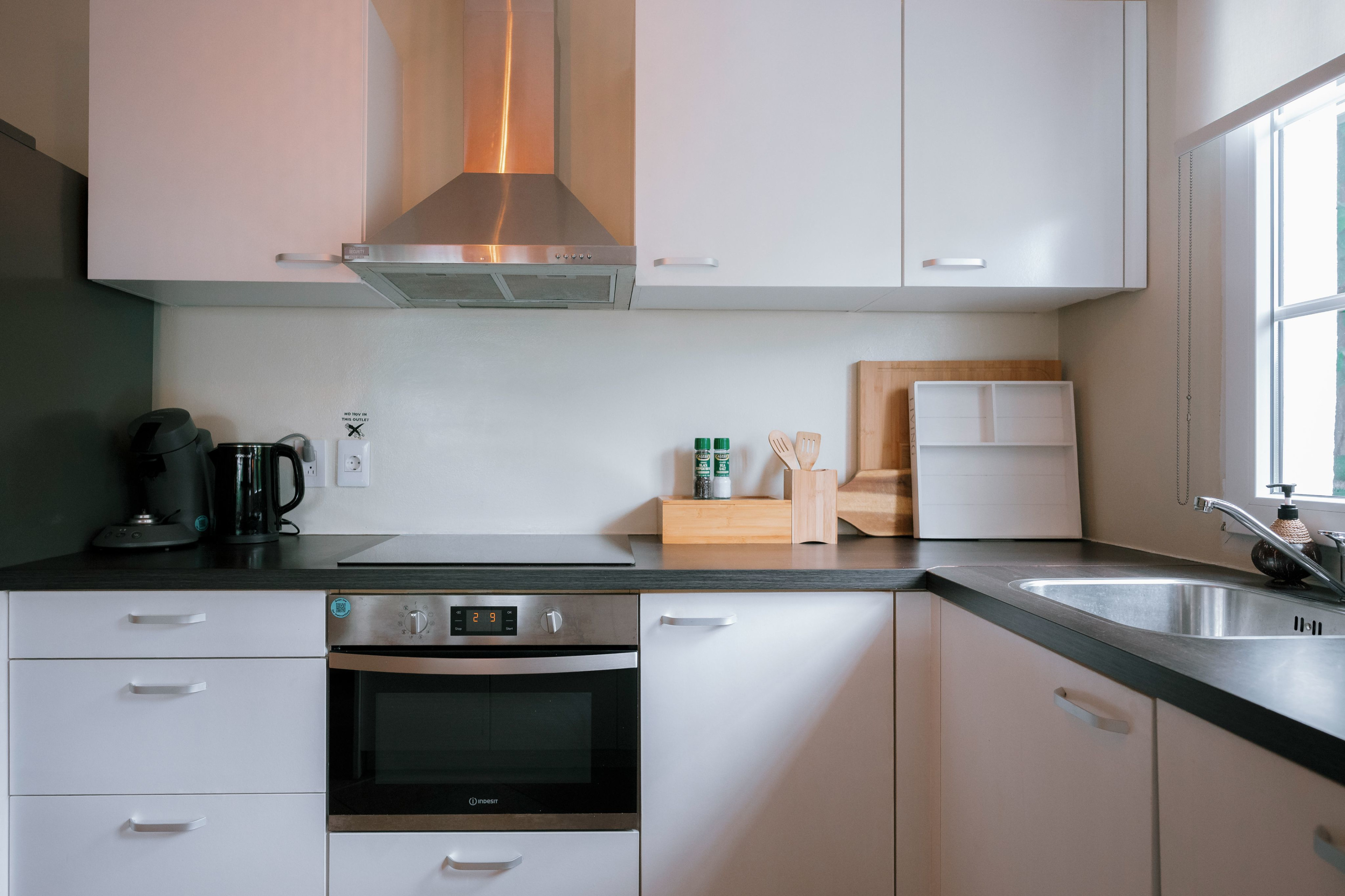 Dushi Hideaway — The Kitchen.
