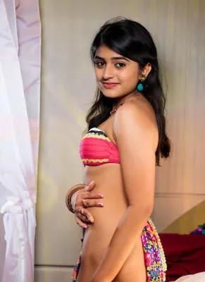 Female Curvy Escorts in Delhi