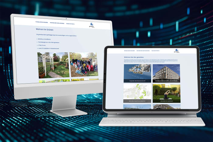 Montage mit Monitor und Laptop, die Seiten der Website Wohnen in Rüsselsheim am Main zeigen