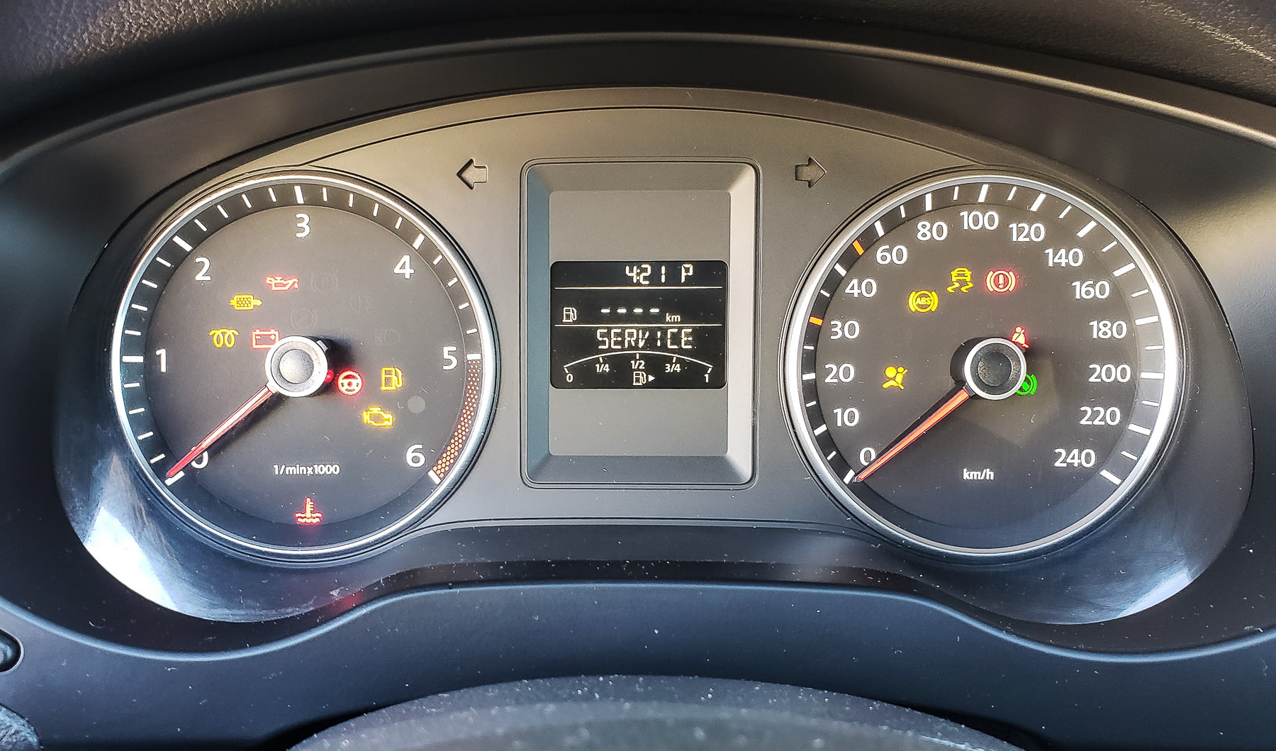 12 VW Jetta TDI Dash-144026