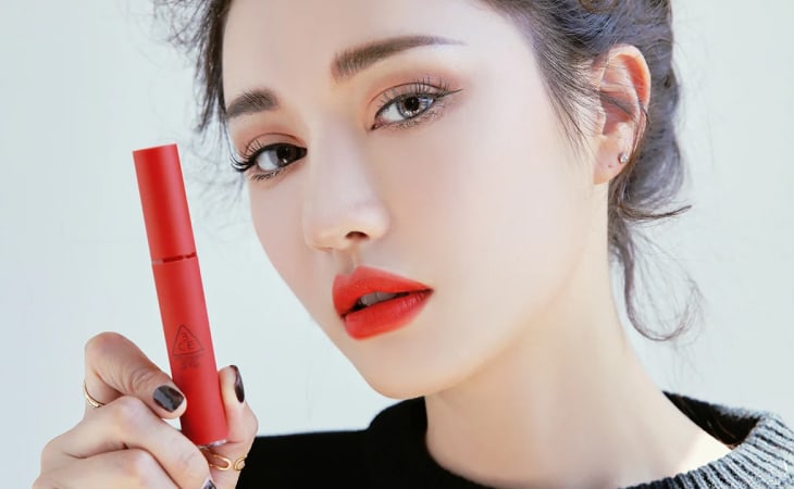 Đỏ cam năng động với 3CE ChildLike