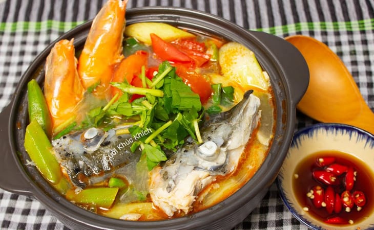 Canh chua cá hồi