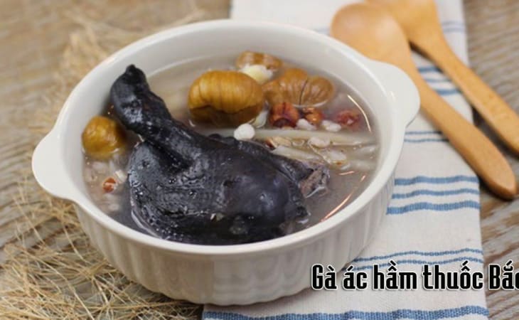 Gà ác hầm thuốc bắc