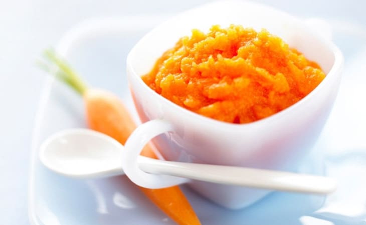 làm trắng da với cà rốt xay nhuyễn