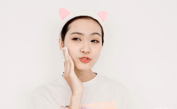 Làm sạch da mặt