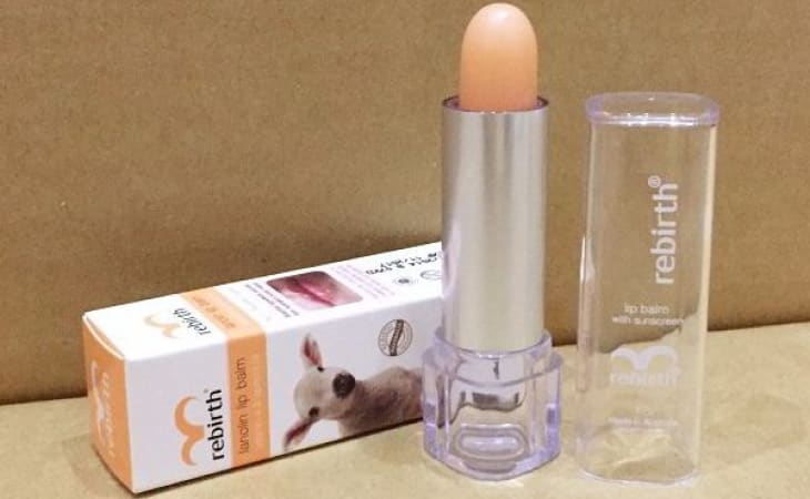 son dưỡng trị thâm môi Rebirth
