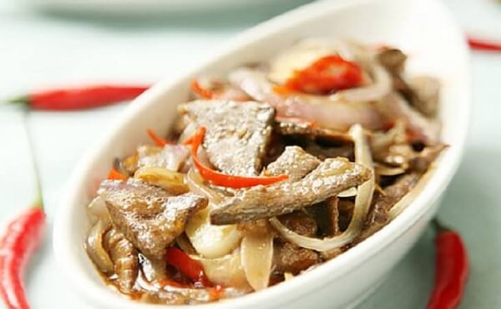 Gan bò xào hành tây