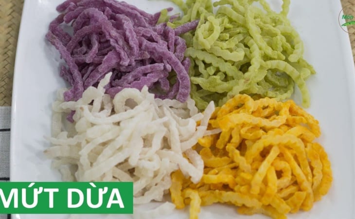 Mứt dừa sợi đủ màu sắc
