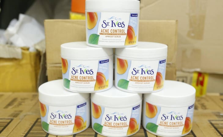 Tẩy tế bào chết St.Ives