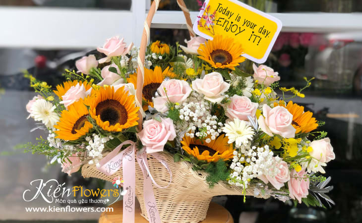 Kiến Flowers