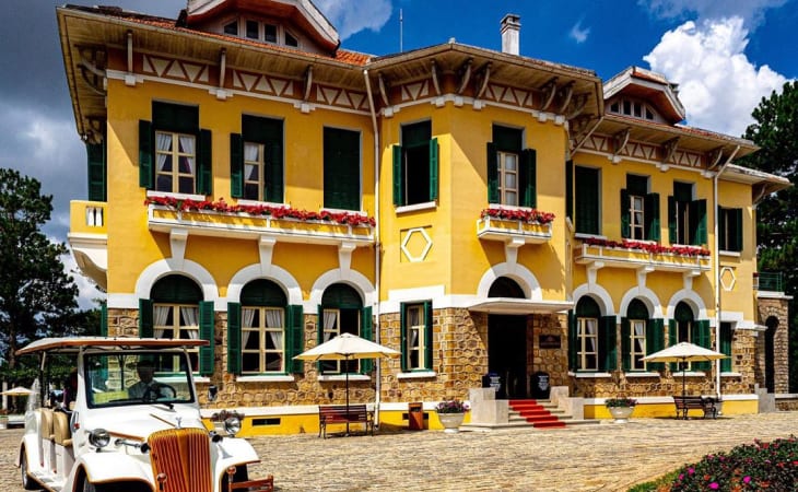 View nhìn từ ngoài Dinh Bảo Đại