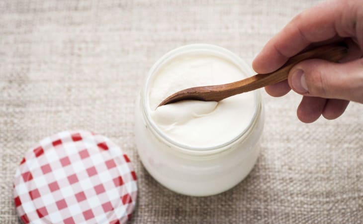 Dưỡng da ban đêm bằng sữa chua